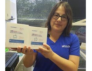Lê mais sobre este artigo A Pulpdent doa o selante e o verniz Embrace ao Programa SMILES em Arlington, TX