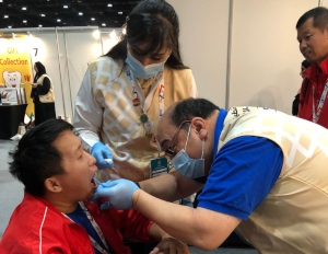 Lê mais sobre este artigo A Pulpdent Corporation doa verniz fluoretado, selantes e espelhos dentários para os Jogos Olímpicos Especiais em Abu Dhabi
